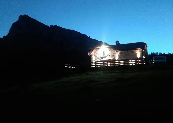 Malga Giau Gasthof *